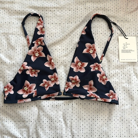 Acacia Isle Set - Picture 2 of 3